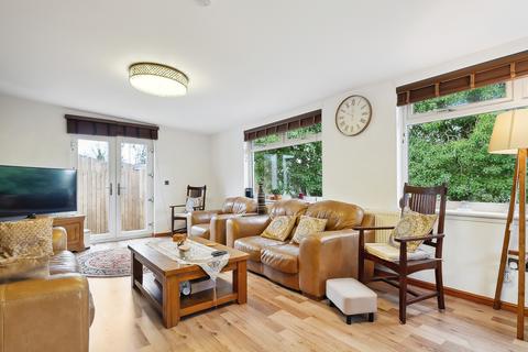 87 Menock Road, Glasgow, G44 5SD