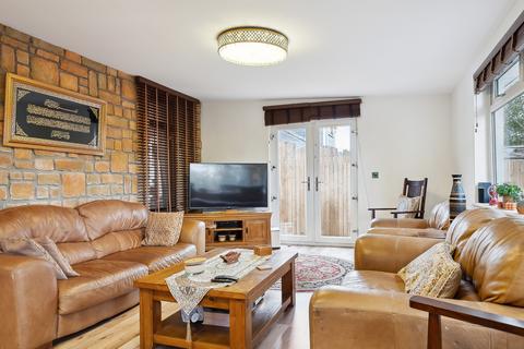 87 Menock Road, Glasgow, G44 5SD