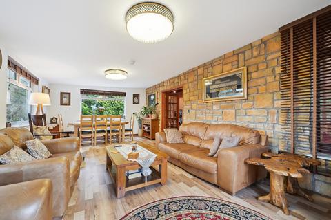 87 Menock Road, Glasgow, G44 5SD