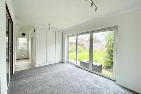 4 bedroom detached house to rent, Drummond Road, Goring-by-Sea, Worthing, BN12 4DX