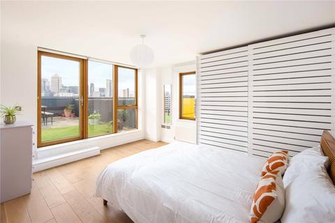 2 bedroom flat for sale, William Cotton Court, 126 St. Pauls Way, Bow, London, E3