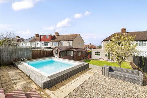 34 Clayhill Crescent, London, SE9 4JB