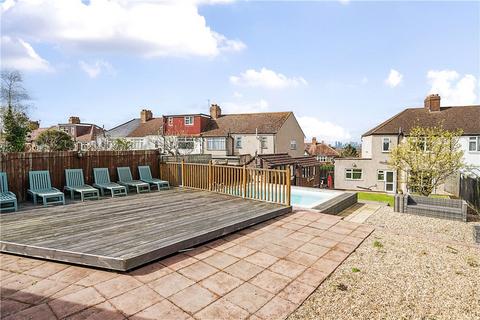 34 Clayhill Crescent, London, SE9 4JB