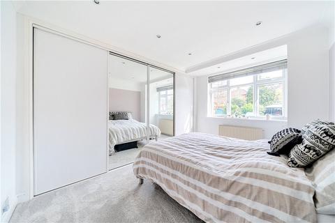 34 Clayhill Crescent, London, SE9 4JB