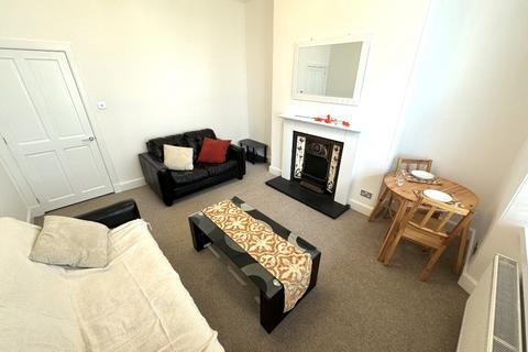 2 bedroom flat to rent, Hollybank Place, City Centre, Aberdeen, AB11