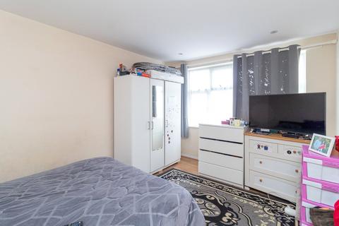 2 bedroom apartment for sale, Selwyn Court, Camrose Avenue, Edgware, Middx, HA8