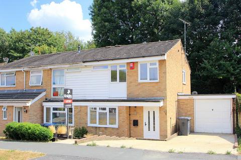 3 bedroom semi-detached house to rent, Crawley Down RH10