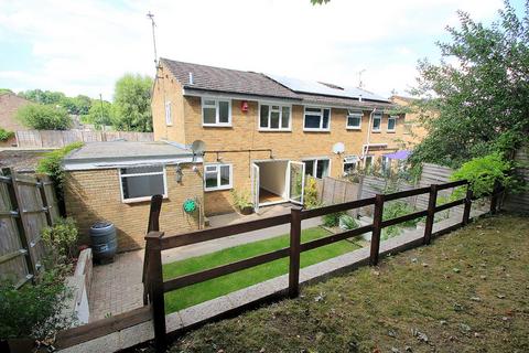 3 bedroom semi-detached house to rent, Crawley Down RH10
