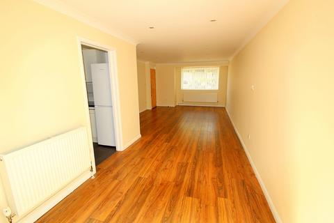3 bedroom semi-detached house to rent, Crawley Down RH10