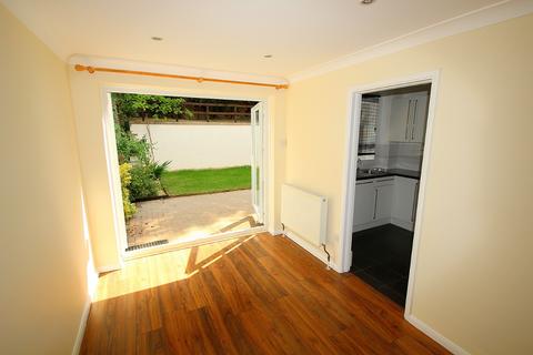 3 bedroom semi-detached house to rent, Crawley Down RH10