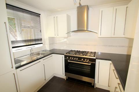 3 bedroom semi-detached house to rent, Crawley Down RH10