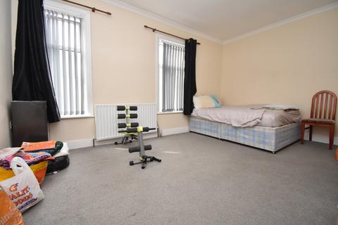 1 bedroom in a house share to rent, Garibaldi Street London SE18