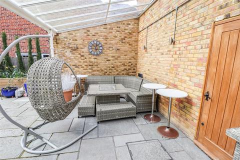 11 Brackendale Close, Camberley, GU15 1HP