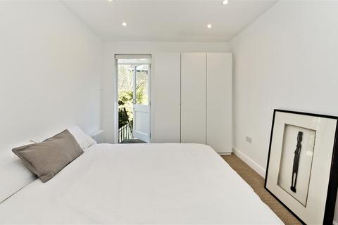1 bedroom flat to rent, London W12