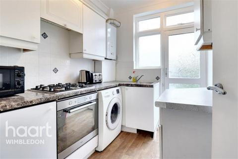 1 bedroom in a house share to rent, Cavendish Avenue, KT3