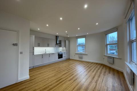 1 bedroom flat to rent, Warley Hill, Warley, CM14
