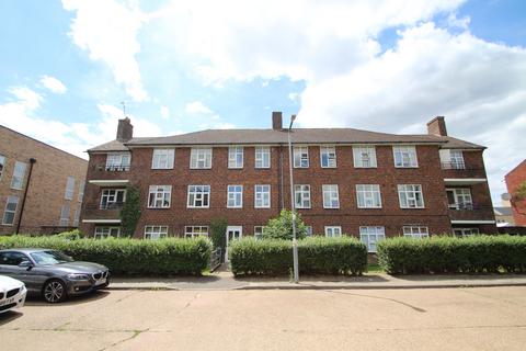 18 Merlin Close, Ilford, IG6 3XL