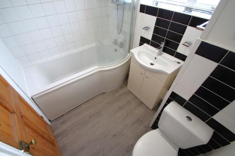 18 Merlin Close, Ilford, IG6 3XL