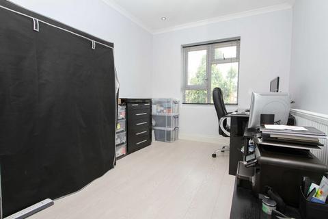 20 Antoneys Close, Pinner, HA5 3LP