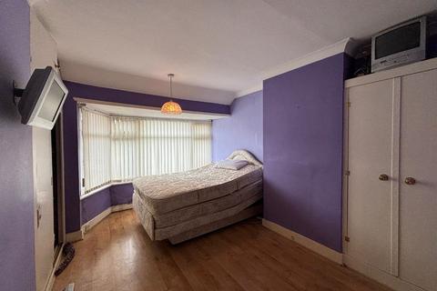 2 bedroom terraced house for sale, 271 Parkside Avenue, Bexleyheath, Kent, DA7 6NS
