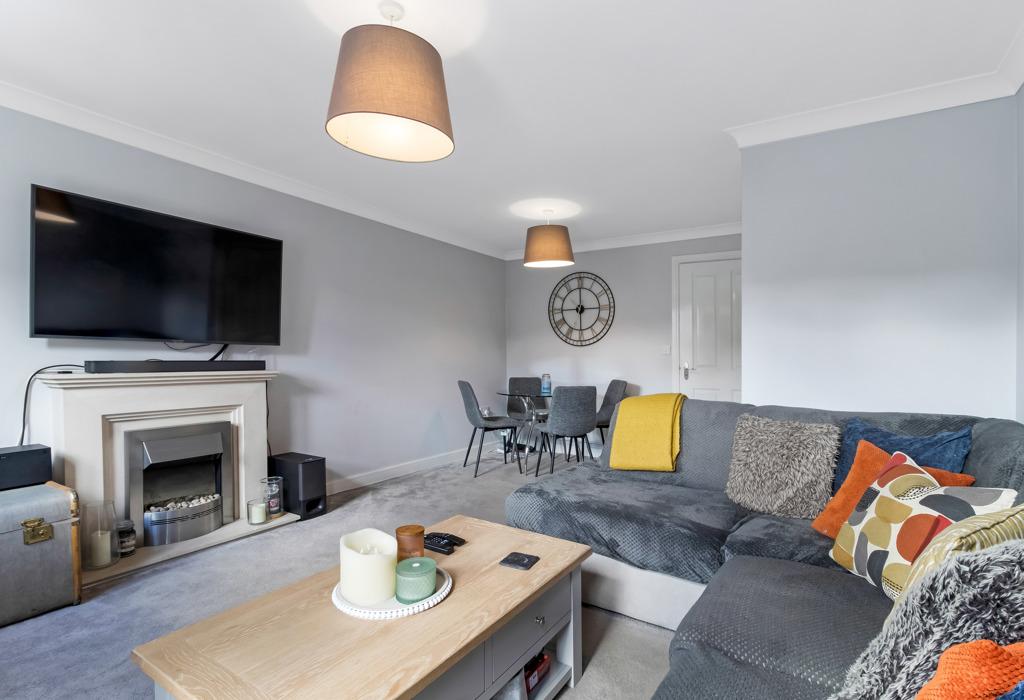 Britten Road, Swindon, Wiltshire 2 bed terraced house for sale £230,000