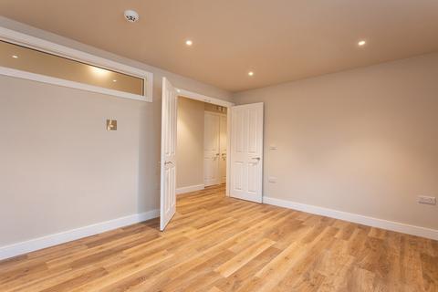 3 bedroom apartment to rent, Church Walk, Trowbridge