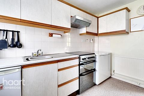 24 Sunmead Walk, Cambridge, CB1 9YB