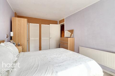 24 Sunmead Walk, Cambridge, CB1 9YB