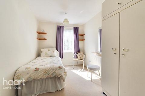24 Sunmead Walk, Cambridge, CB1 9YB