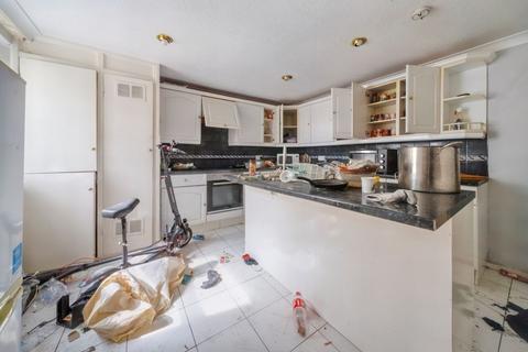 9 Ceylon Place, Eastbourne, BN21 3JE
