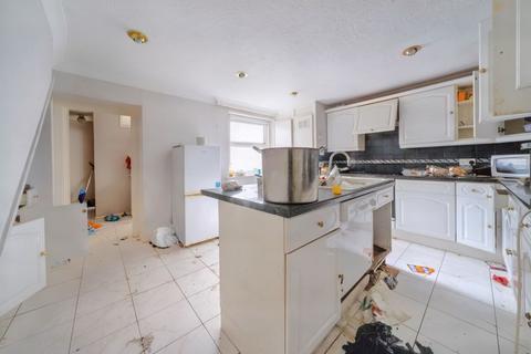 9 Ceylon Place, Eastbourne, BN21 3JE