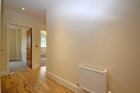 2 bedroom apartment for sale, Joshua House, Annett Close, Shepperton, TW17