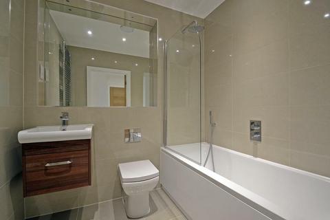 2 bedroom apartment for sale, Joshua House, Annett Close, Shepperton, TW17