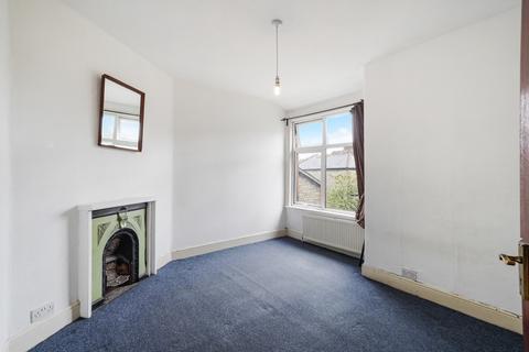 4 bedroom flat to rent, Middle Lane, Crouch End