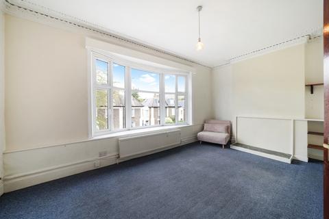 4 bedroom flat to rent, Middle Lane, Crouch End