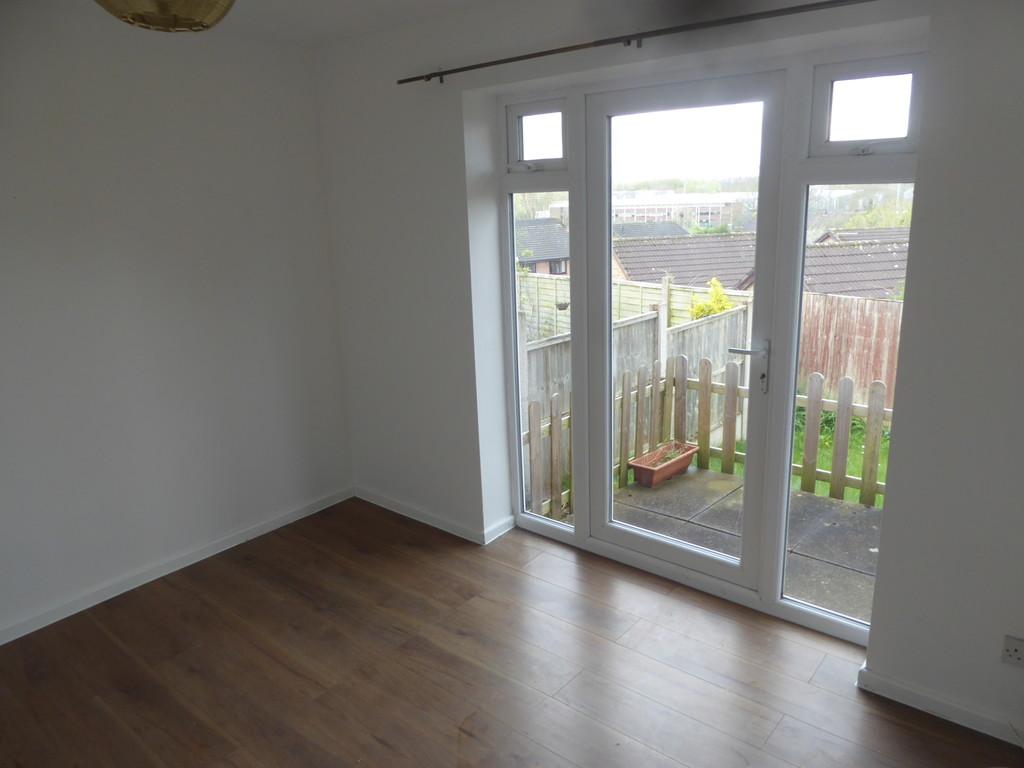 Mulberry Rise, Firdale Park 2 bed semidetached bungalow £750 pcm (£