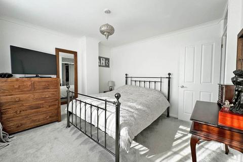 46 Chipponds Drive, St Austell, PL25 5DE