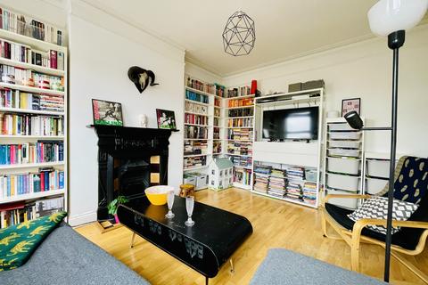 2 bedroom flat for sale, High Road, Willesden Green, NW10