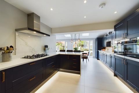 12 Bondfield Lane, Yoxall, Burton-on-trent, DE13 8QF