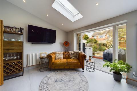 12 Bondfield Lane, Yoxall, Burton-on-trent, DE13 8QF