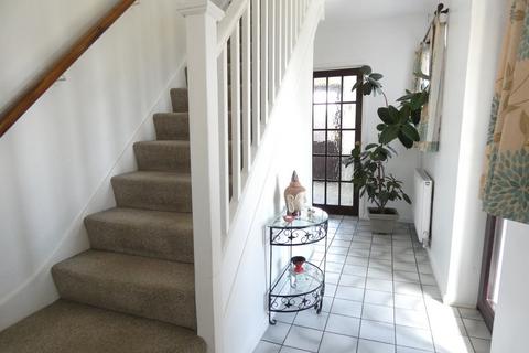 39 Bridlepath Way, Feltham, TW14 8AL