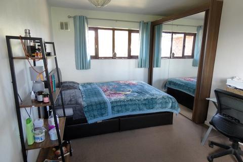 39 Bridlepath Way, Feltham, TW14 8AL