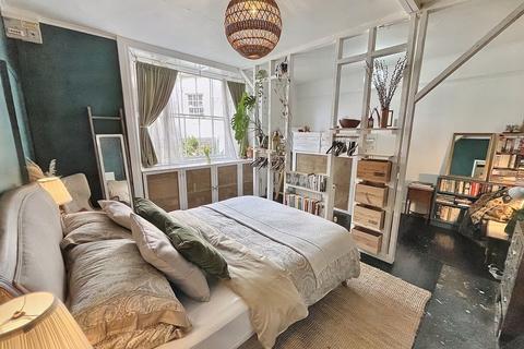 1 bedroom flat for sale, Saracen Place, Penryn TR10