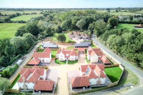 5 bedroom detached house for sale, Clapton Hall Lane, Dunmow