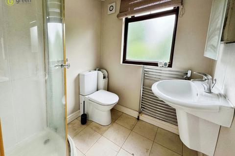 80 Fowlmere Road, Birmingham, B42 2EA