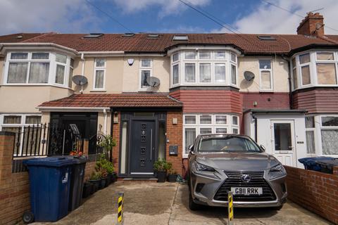 4 bedroom terraced house for sale, Park Avenue, Southall