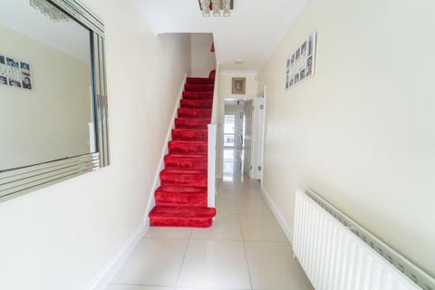 4 bedroom terraced house for sale, Park Avenue, Southall