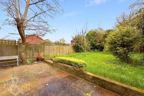 3 bedroom end of terrace house for sale, Mountbatten Road, Bungay