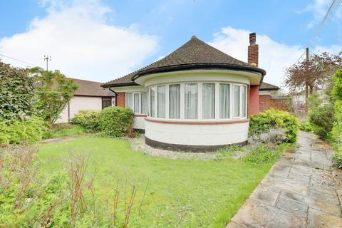 2 bedroom detached bungalow for sale, Elmsleigh Drive, Leigh-on-sea, SS9