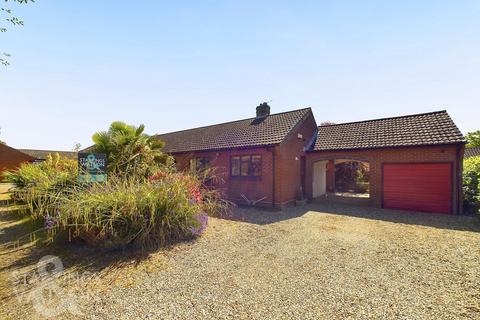 4 bedroom detached bungalow for sale, Strumpshaw Road, Brundall, Norwich